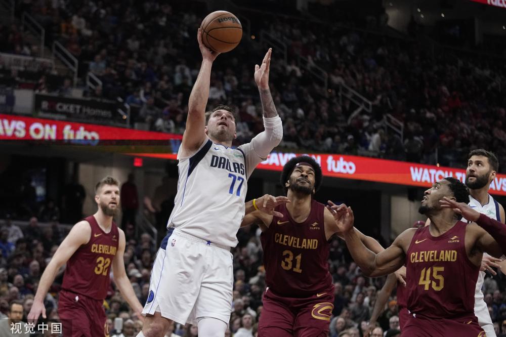 伴随着巨大 伴随着巨大